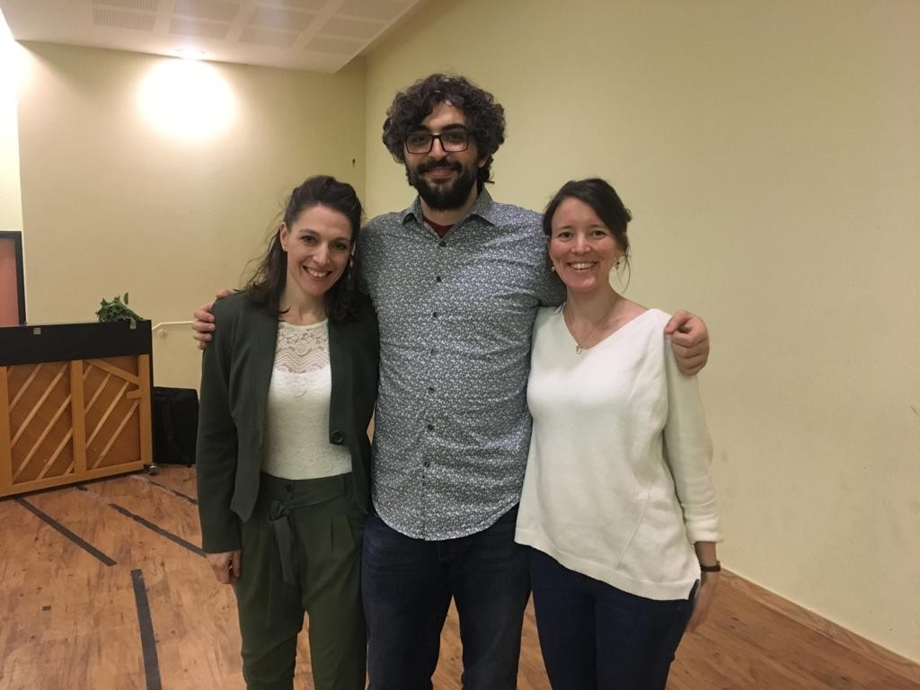 מוסיקה וציור בחול